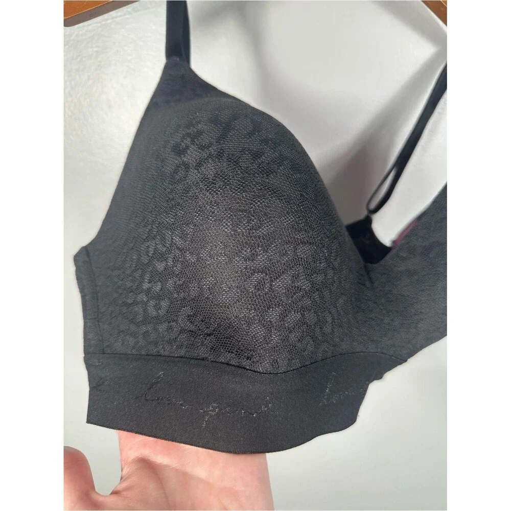 PINK Victoria's Secret Black Leopard Wear Everywhere Wireless Bra Size 36DD